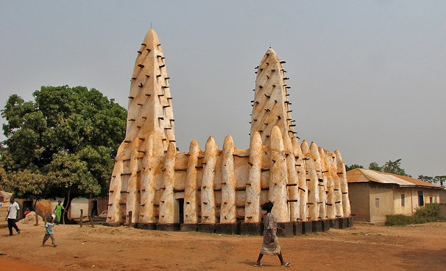 أوقفوا بناء المساجد