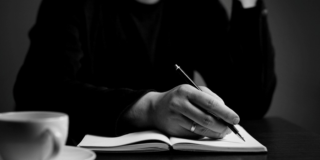 التفرغ الأدبي وصناعة اللؤلؤ