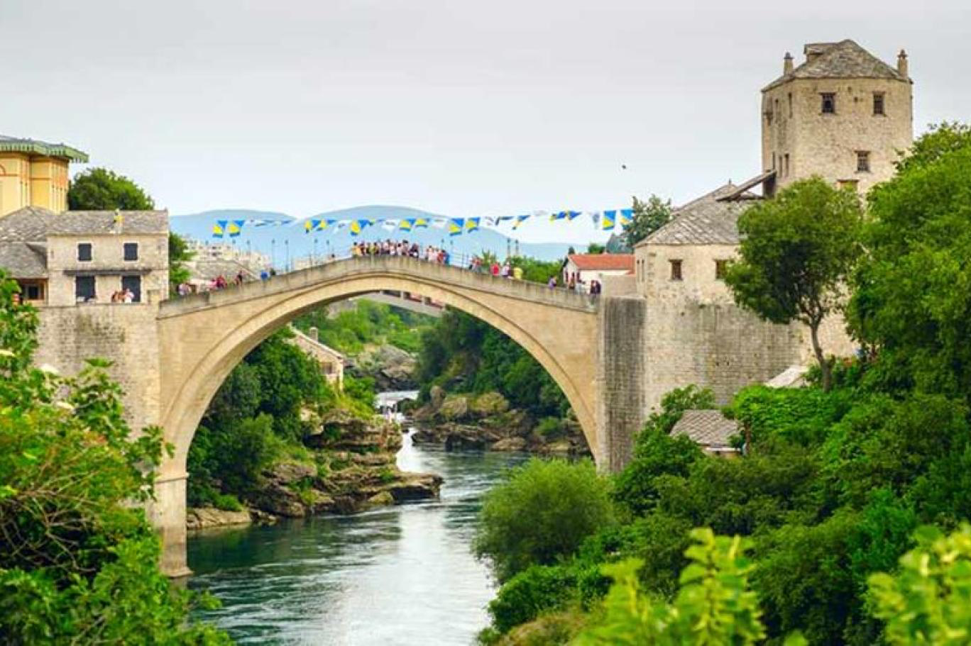 رحلة إلى جبال سراييفو، حين تندلع حرائق الذاكرة بشرر القلق وأحجار المكان