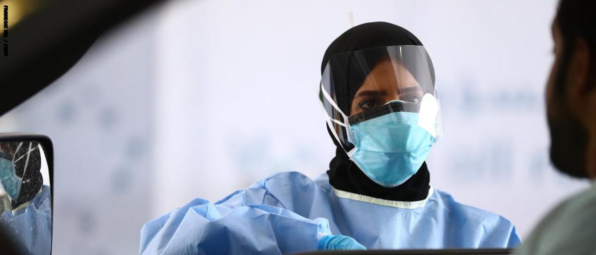 نساءٌ عُمانيّات في مواجهة كورونا: نحمل معنا خوفنا إلى المنازل