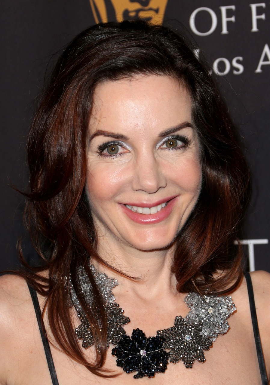 هيلين كاردونا خمسُ قصائدَ