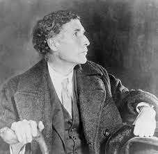 جون كوبر بويس… عن متعة الأدب