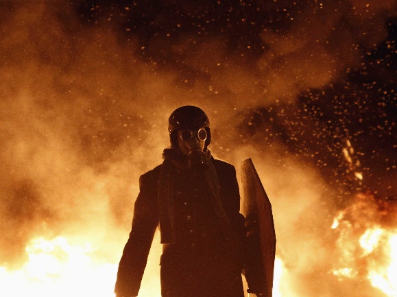 هل الديمقراطية في خطر وكيف نحافظ عليها؟