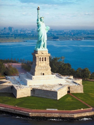 تمثال الحرية بنيويورك مزيجٌ ثقافي وملتقي حضاري