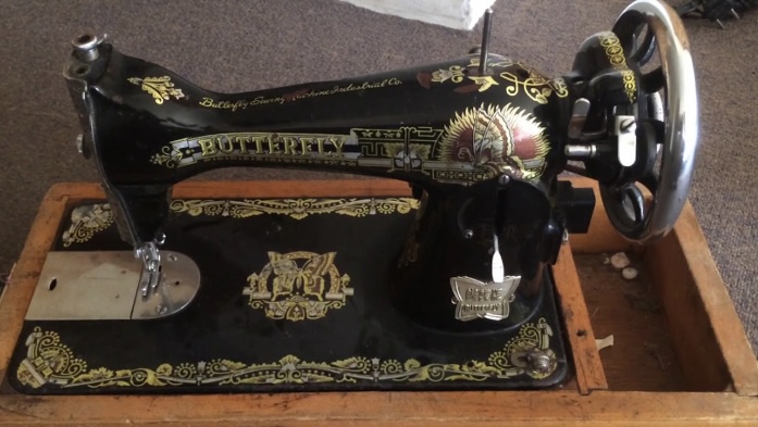 ماكينة الخياطة وسوق الكبرة